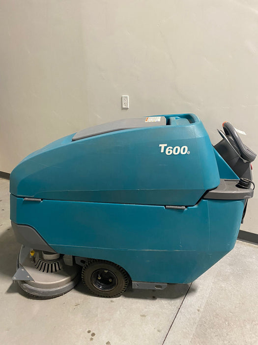 Tennant T600e Floor Scrubber (Used) - 10929184 - 382 Hours